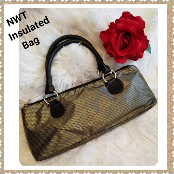 Primeware Handbags - 🤑$8!🤑  Insulated Wine Clutch